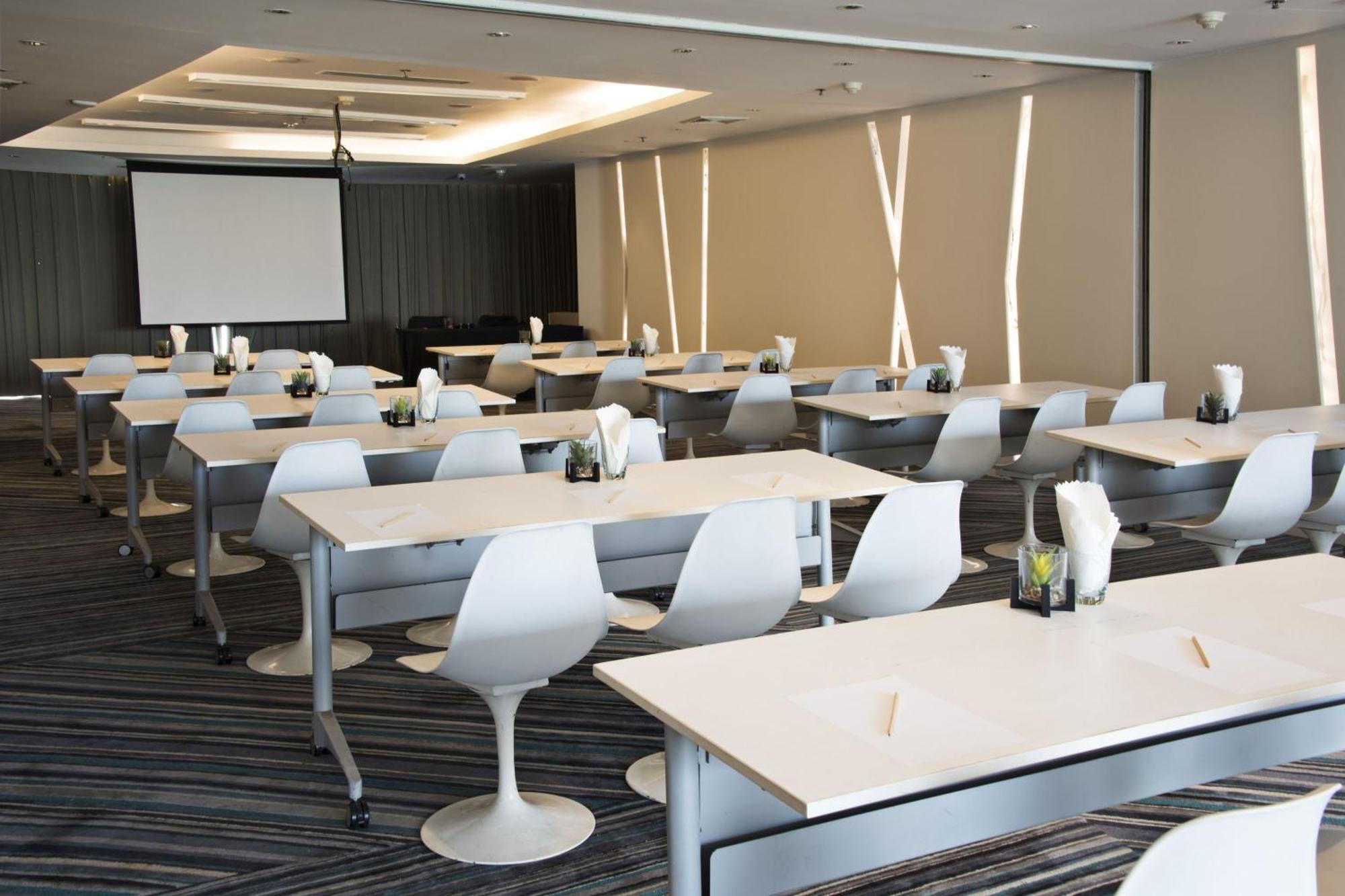 Baraquda Heeton By Compass Hospitality Отель Паттайя